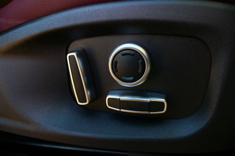 Jaguar E-Pace 1.5 E-PACE R-Dynamic SE PHEV AWD Auto 4WD 5dr 23