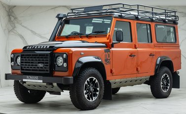 Land Rover Defender 110 ADVENTURE 1