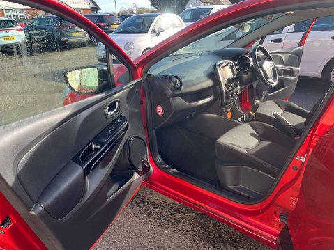 Renault Clio 1.1 Clio Dynamique MediaNav 5dr 37