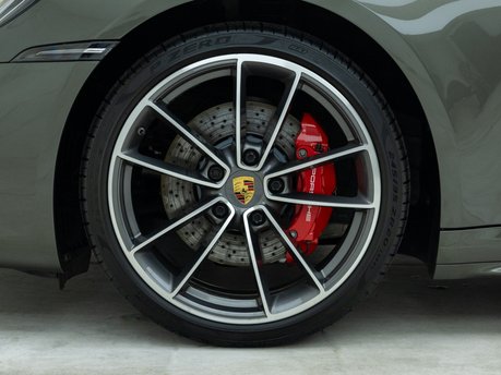 Porsche 911 Carrera 4S (992)