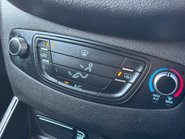 Ford Transit Courier Base Ecoboost 100 ps with Air Con / Rear Sensors 19