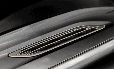 Aston Martin Vanquish S 26