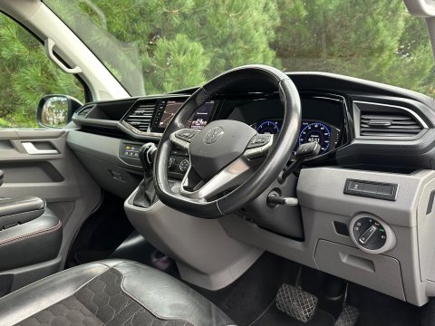 Volkswagen Transporter 2.0 BiTDI T32 Sportline Black Edition Kombi DSG FWD SWB Euro 6 (s/s) 5dr 5