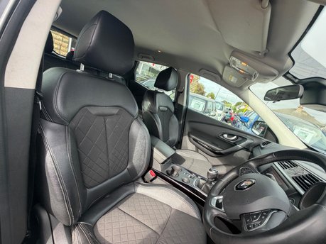 Renault Kadjar ICONIC TCE 16