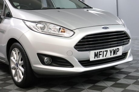 Ford Fiesta TITANIUM 24