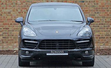 Porsche Cayenne GTS 2
