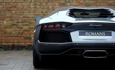 Lamborghini Aventador LP 700-4 21
