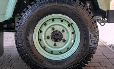 Land Rover Defender 90 Heritage Hard Top 10