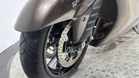 Kawasaki GTR 1400 2011 ONLY 12K FULL LUGGAGE VERY CLEAN 1400CC TOURER BIKE 16