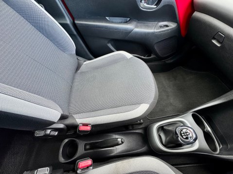 Toyota Aygo VVT-I X-PLAY TSS 35