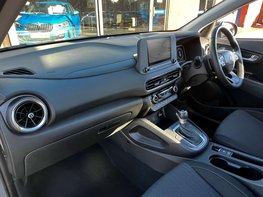 Hyundai KONA 1.6 Kona SE Connect GDi HEV Semi-Auto 5dr 17
