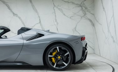 Ferrari SF90 Spider 45