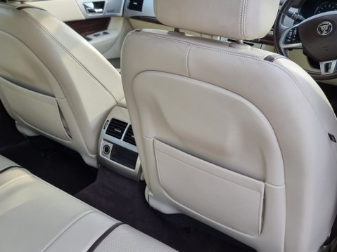 Jaguar XF D PORTFOLIO 29