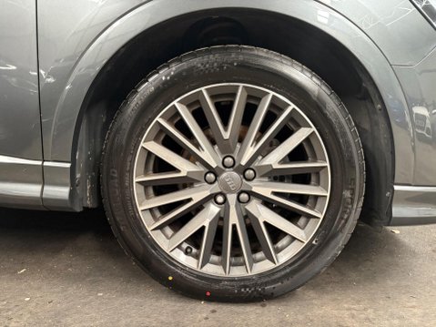 Audi Q3 1.5 TFSI CoD 35 S line S Tronic Euro 6 (s/s) 5dr 46