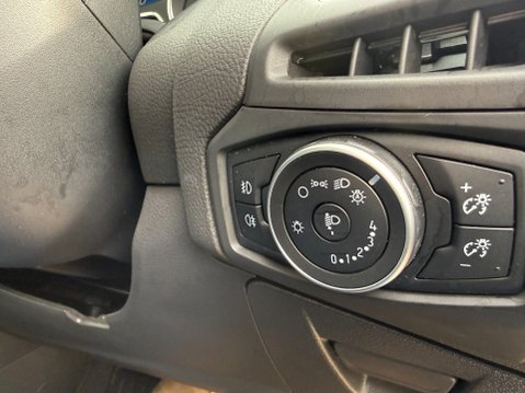 Ford Focus TITANIUM WITH NAV 43