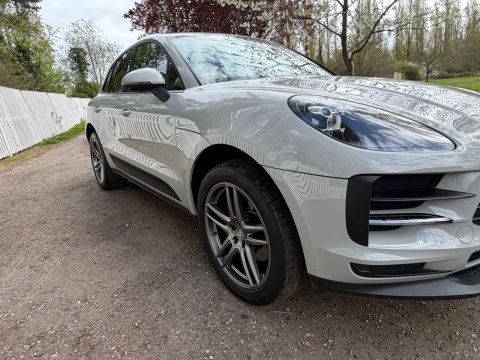 Porsche Macan PDK 17