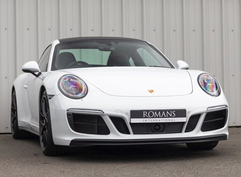 Porsche 911 Carrera 4 GTS (991.2) 1