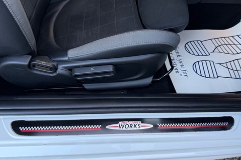 Mini Hatch JOHN COOPER WORKS - NANUQ WHITE - MINI SERVICE HISTORY 29