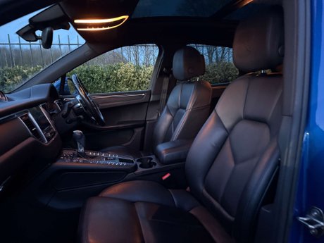 Porsche Macan 2.0 Macan Semi-Auto 4WD 5dr 39