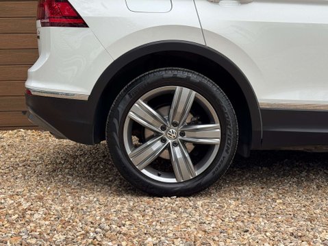 Volkswagen Tiguan 2.0 Tiguan SEL TDI BlueMotion Technology 4Motion Semi-Auto 4WD 5dr 15