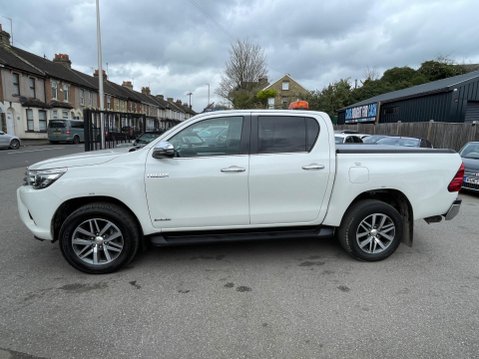 Toyota Hilux 2.4 D-4D Invincible 4WD Euro 6 (s/s) 4dr (TSS) 6