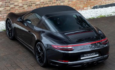 Porsche 911 Targa 4 GTS (991.2) 10