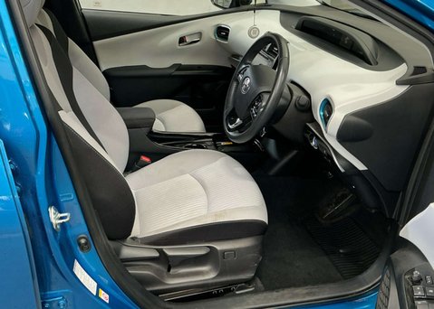 Toyota Prius 1.8 VVT-h GPF Business Edition Hatchback 5dr Petrol Hybrid CVT Euro 6 (s/s) 11
