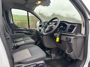 Ford Transit Custom 320 L2 Leader 130 ps DCIV with Air Conditioning 17