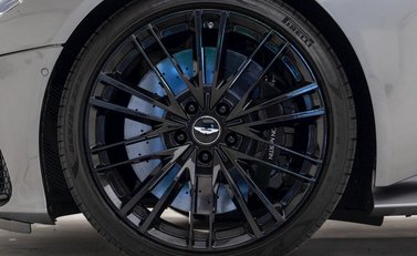 Aston Martin DBS Superleggera 8