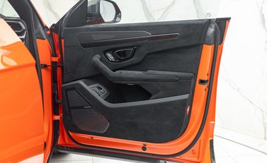 Lamborghini Urus PERFORMANTE 14