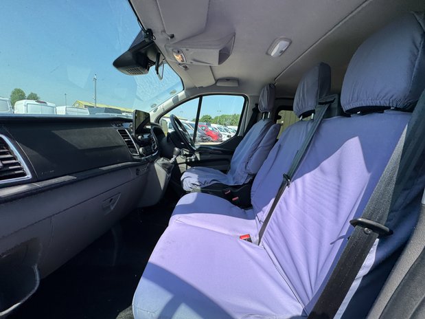 Ford Transit Custom Crew Cab SWB L1H1 Low Roof Limited 300 Air Con Alloys Sensors Cam EURO 6 15