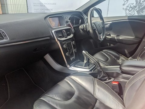 Volvo V40 D2 R-DESIGN PRO 19