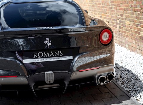 Ferrari F12 Berlinetta 22