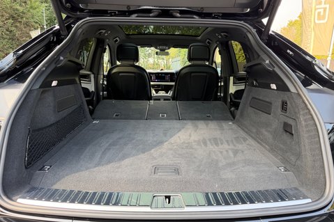 Porsche Cayenne V6 E-HYBRID BLACK EDITION -MATRIX LEDS -360 CAMS -WHITE LEATHER INTERIOR 78