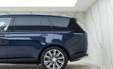 Land Rover Range Rover P530 Autobiography LWB 7 Seater 29