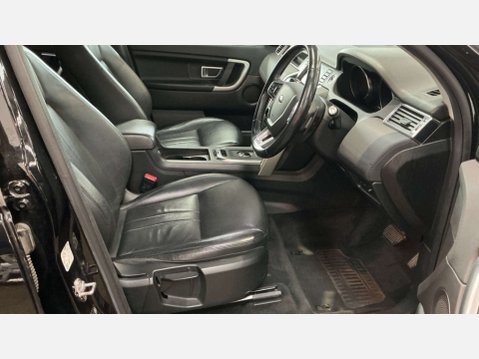 Land Rover Discovery Sport 2.0 Discovery Sport SE Tech TD4 Auto 4WD 5dr 9
