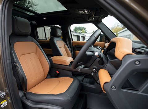 Land Rover Defender 110 X P400 12