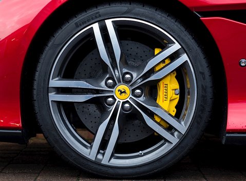 Ferrari Portofino 12