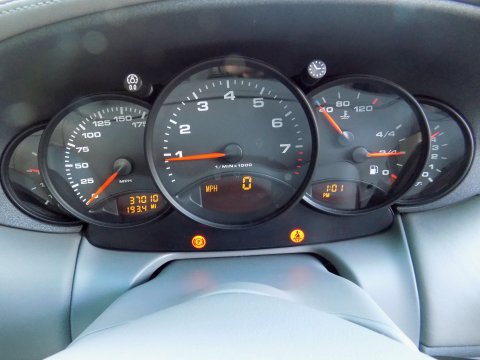 Porsche 911 CARRERA 4 28