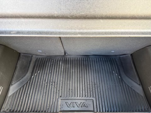 Vauxhall Viva 1.0i SE Euro 6 5dr (a/c) 27