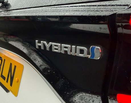 Toyota Yaris 1.5 Yaris Design HEV CVT 5dr 21