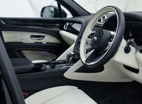 Bentley Bentayga V8 AZURE EWB First Edition 13