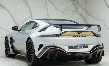 Aston Martin V12 Vantage 3