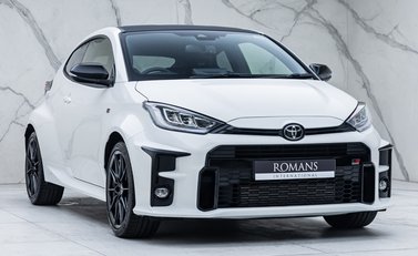 Toyota Yaris GR-Y CIRCUIT 7