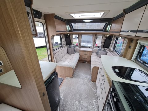 Coachman VIP 560 13