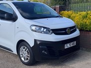 Vauxhall Vivaro 2.0 Vivaro 3100 Dynamic S/S 8