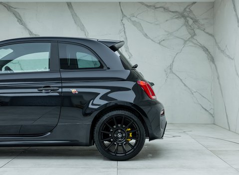 Abarth 695 Competizione 39