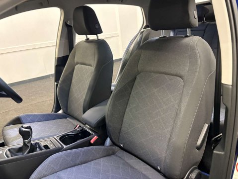 Volkswagen Golf 1.5 Golf Life TSi 5dr 45