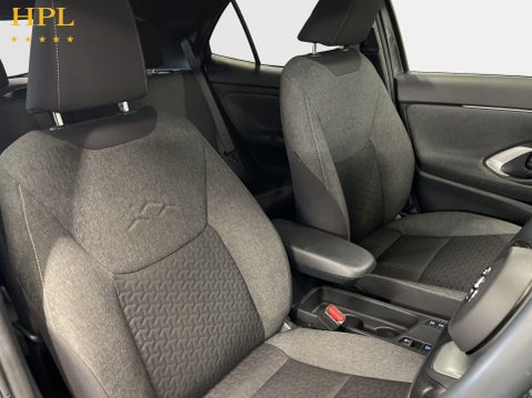 Toyota Yaris Cross 1.5 VVT-h Design SUV 5dr Petrol Hybrid E-CVT Euro 6 (s/s) (116 ps) 11