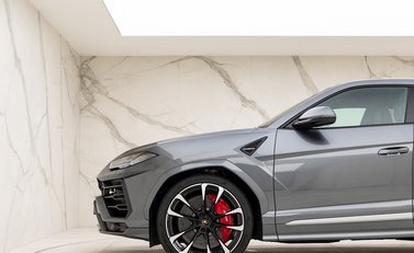 Lamborghini Urus 26